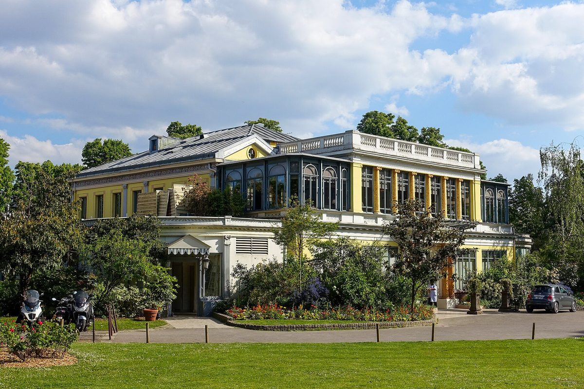 Le Pavillon Ledoyen, dans les jardins des Champs-Élysées