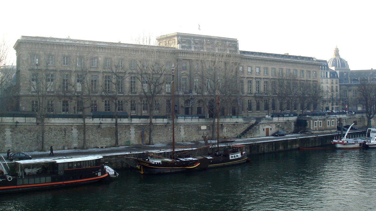 Façade de la Monnaie de Paris, quai de Conti