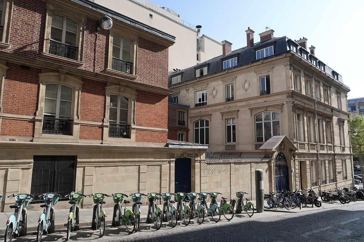 La rue Balzac, dans le 8e arrondissement de Paris