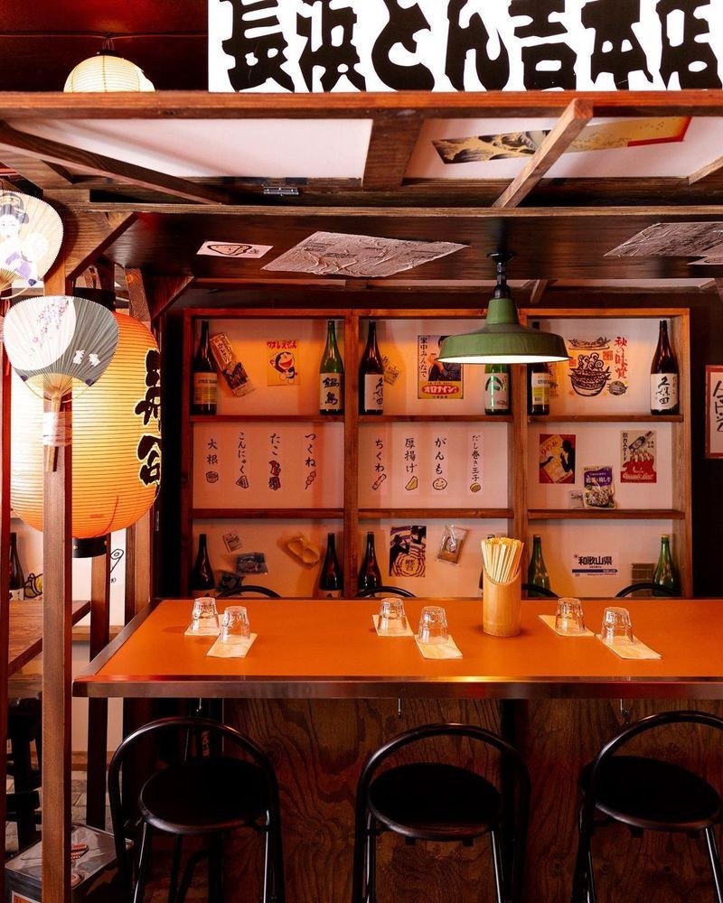 La salle d'Isshin Ramen, rue Montmartre à Paris