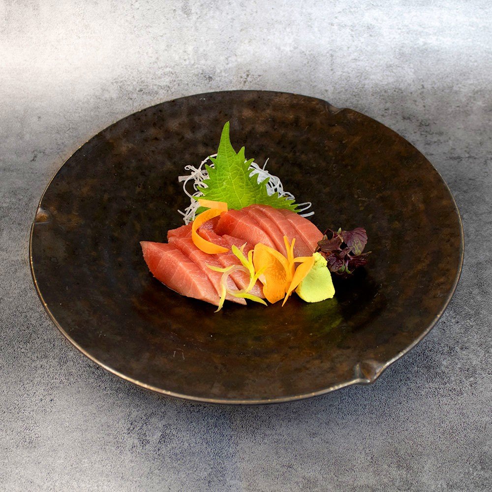 Un plateau de sashimi servi chez Kiyomizu, à Paris